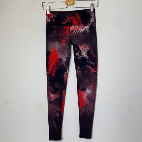 Alo Ruby Red Smoke Print Airbrush Leggings Size Small - Picture 2 of 12